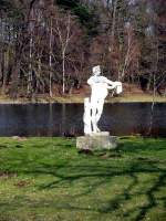 Apollo, im Schlosspark, auf einer vorgelagerten Halbinsel des Schwemmteiches stehende Statue , 20.02.08