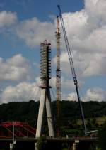 Schon lange warteten die Einwohnwer von Radebeul und Coswig  und von den Drfern auf der anderen Elbseite , auf eine neue Straenbrcke.