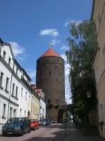 Der 35 Meter hohe Donatsturm gehört zur Stadtmauer von Freiberg.(3.8.2011)
