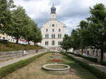 Markneukirchen, ehemaliges Rathaus am oberen Markt, erbaut von 1843 bis 1845 (22.07.2023)