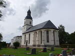 Schnberg, evangelische Kirche, schlichter Putzbau im barock-klassizistischen Stil, erbaut 1836 (13.08.2023)