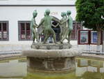 Zwickau, Kinderreigenbrunnen am Hauptmarkt, erbaut 1968 von Berthold Dietz (13.08.2023)
