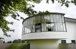 Bauhaus-Architektur in Dessau: Kornhaus ist eine Ausflugsgaststtte an der Elbe im Dessau-Rolauer Stadtteil Ziebigk.