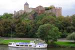 Die Burg Giebichenstein in Halle/Saale, oberhalb der Anlegestelle der Saale-Schifffahrt gelegen, aufgenommen von der Giebichensteinbrcke am 05.10.2011.