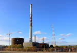 Blick von der Brcke Dieselstrae auf das Heizkraftwerk Halle-Dieselstrae der Energieversorgung Halle GmbH (EVH) mit neuem im Bau befindlichen Wasserspeicher.