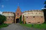 Gardelegen, Salzwedeler Tor mit Torwchter (08.07.2012)