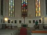 Laucha an der Unstrut - Blick auf den Altar und die wunderschnen Fenster der Kirche St.