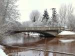 Laucha an der Unstrut - die Brcke am Wehr im Winterkleid - sie soll demnchst erneuert werden - Foto vom 12.02.2009