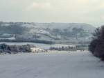 Laucha an der Unstrut - Blick von der neuen Flutbrcke ber die  Wiesen am alten Sportplatz zum Nissenberg - Foto vom 12.02.2009   