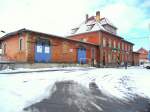 Laucha an der Unstrut - Bahnhofsgebude und Bahnhofsvorplatz - Foto vom 12.02.2009  