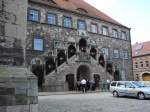 Laucha an der Unstrut - Das Rathaus auf dem Marktplatz mit dem auenliegenden Treppenaufgang - 16.07.2009