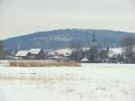 Laucha an der Unstrut - Blick zur Kirche - links die alte Mhle - 17.01.2010   