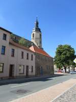 Laucha an der Unstrut - Untere Hauptstrae - rechts das lteste Haus der Stadt (von Lottchen Mundt) - jetzt der Jugendclub