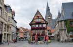 Schnes, schmales Fachwerkhaus (Cafe) am Marktplatz in Quedlinburg - 03.09.2009