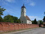 Krumke, evangelische Kirche, sp�tromanischer Feldsteinbau aus der Mitte des 12.