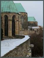 Der Dreikirchenblick in Magdeburg: Vorn die Magdalenenkapelle, dahinter die Sankt-Petri-Kirche und ganz hinten die Wallonerkirche.