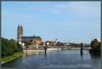 Blick von der Sternbrcke auf die Hubbrcke und den Magdeburger Dom: ber die Hubbrcke fhrte einst die Bahnstrecke nach Biederitz, am Elbufer befand sich der erste Bahnhof