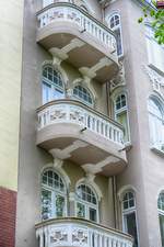 Balkons mit Jugendstil-Schmuck - Am Burgfried in der Flensburger Altstadt.