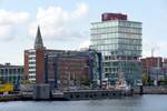 KIEL, 10.08.2021, Blick von der Ostseite der Frde auf Kaistrae und Neues Rathaus