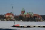 Blick ber den zugefrorenen Domsee zum Ratzeburger Dom; 15.03.2013