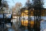 Das Ratzeburger Rathaus spiegelt sich im Stichkanal; 15.03.2013