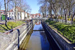 An der Bootfahrt in der nordfriesischen Kleinstadt Tnning.