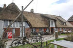 Haus auf Hanswarft der Hallig Hooge im nordfriesischen Wattenmeer.