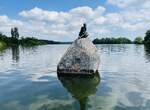 Die Statue Die Schauende vom Bildhauer Karl-Heinz Gttke am Grossen Eutiner See in Ostholstein.