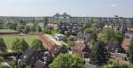 Rendsburg und die Eisenbahnhochbrcke von der Bahnstrecke aus gesehen.