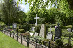 Blick auf den Friedhof an der Schifferkirche zu Arnis.