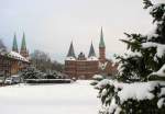 Lbeck, Holstentorblick im Winter...