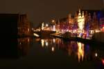 An der Obertrave mit Blick auf die Holstenbrcke zur Weihnachtszeit.