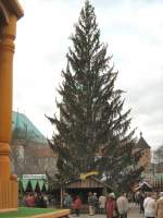 Erfurt im Dezember 2007, Weihnachtsmarkt auf dem Domplatz, nur kein Weihnachtswetter ! Aufnahme vom 6.12.2007