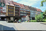 Blick von der Gotthardtstrae auf einige Fachwerkhuser auf der Krmerbrcke in Erfurt.