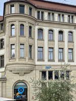 Das ehemalige Hotel Erfurter Hof auf dem Willy-Brandt-Platz gesehen am 29.