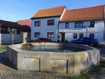 Wechmar, Lindenbrunnen von 1817 am Kirchplatz (16.04.2022)