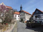 Zeutsch, Häuser und evangelische Dorfkirche in der Kirchgasse (22.04.2023)