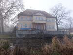 Berka vor dem Hainich, Wasserschloss, erbaut 1820 im klassizistischen Stil (12.11.2022)