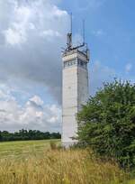 Ehemaliger Beobachtungsturm der DDR-Grenztruppe auf th�ringischer Seite gegen�ber der Gedenkst�tte Point Alpha bei Rasdorf LK Fulda, 07-2026