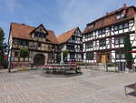 Gerstungen, Brunnen und Fachwerkhuser am Markt (03.06.2022)