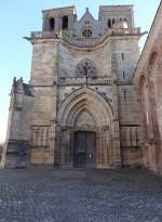 Souvigny, Prieur clunisien de Souvigny, Chor romanisch, Westfassade im gotischen Flamboyant-Stil (31.10.2015)