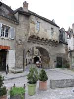 Semur-en-Auxois, Savigny Tor, erbaut im 14.