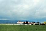 Der Flugplatz Pontarlier (LFSP) liegt etwa zwei Kilometer westlich der Stadt.