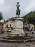 Poligny, General Travot Denkmal am Place des Deportes (17.09.2016)