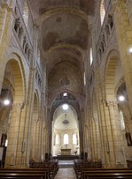 Semur-en-Brionnais, Innenraum der Stiftskirche Saint-Hilaire (22.09.2016)