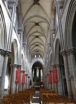 Cluny, Innenraum der gotischen Notre-Dame Kirche (22.09.2016)