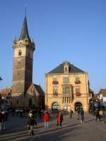 Obernai, Rathaus und Kappelturm am Place du Marche (04.10.2014)