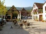 Andlau, Huser am Place de la Mairie (04.10.2014)