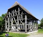 Ungersheim, ECO-Museum, Bauernhaus  17.Jahrhundert aus dem Sundgau, umgesetzt ins Museum 1982, das Fachwerk wurde nicht gefllt, um die Bauweise besser zu zeigen, Mai 2025
