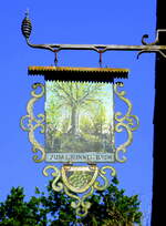 Ungersheim, ECO-Museum, historisches Wirtshausschild  Zum grnen Baum , aus dem Elsa, Mai 2025